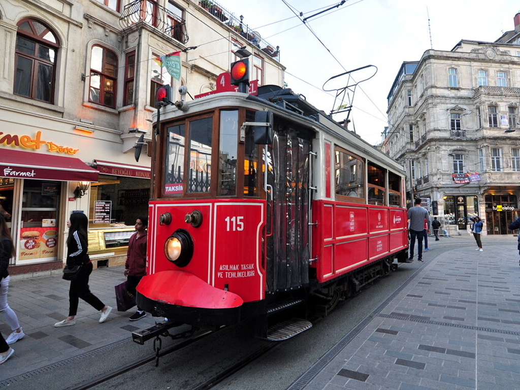 Beyoğlu İstiklal Caddesi Çevre Düzenleme İnşaatı